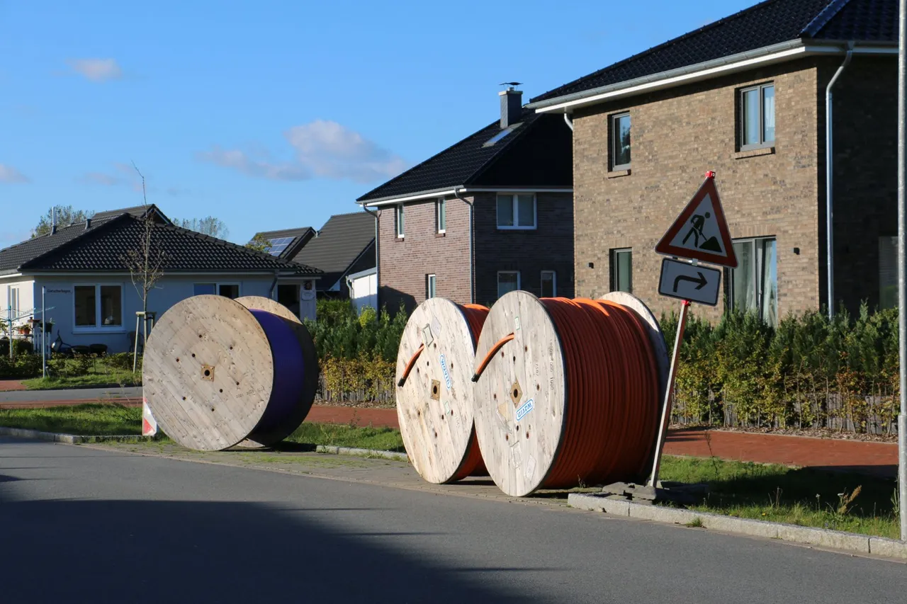 Cable drums delivered to a street job